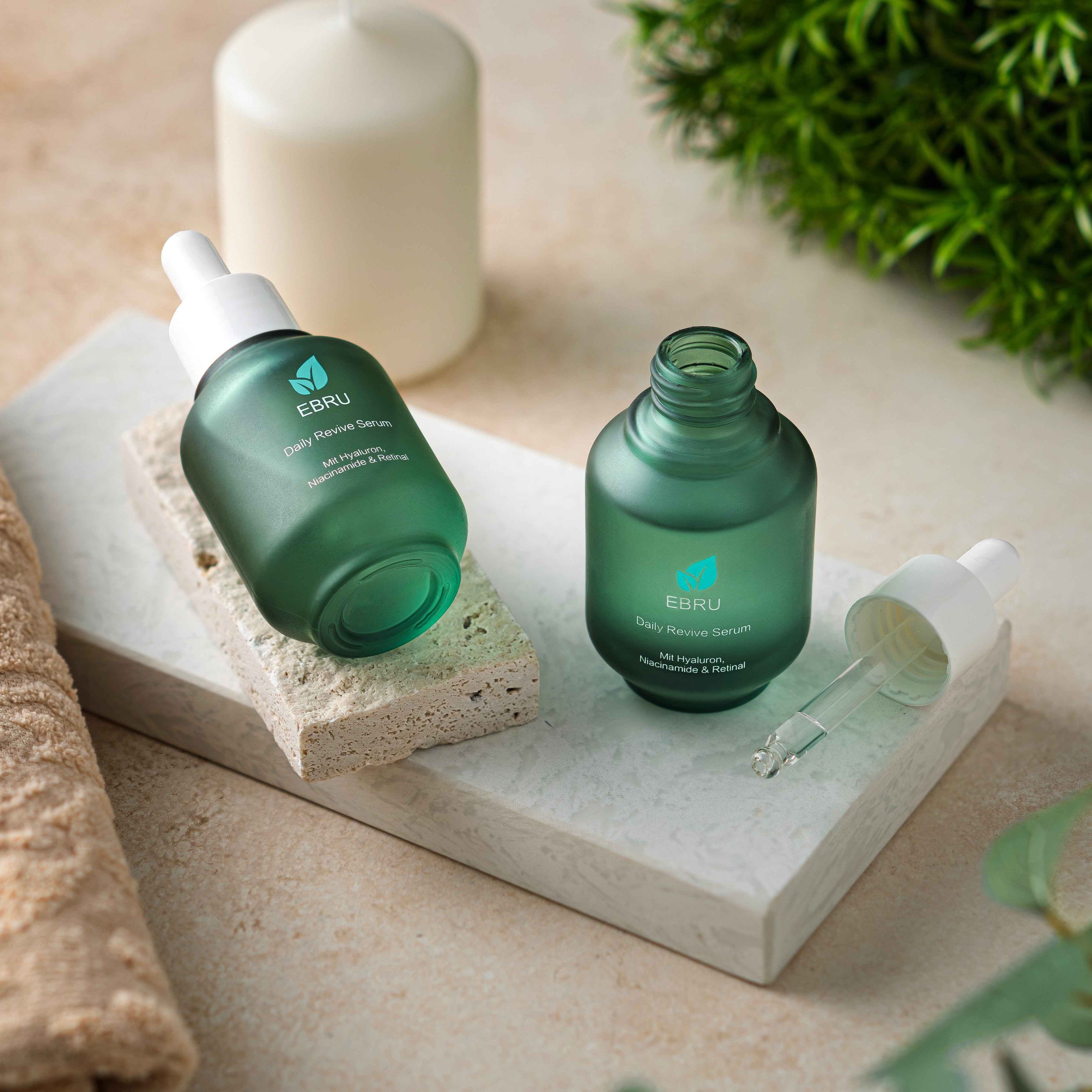 Daily Revive Serum mit feuchtigkeitsspendenden Inhaltsstoffen