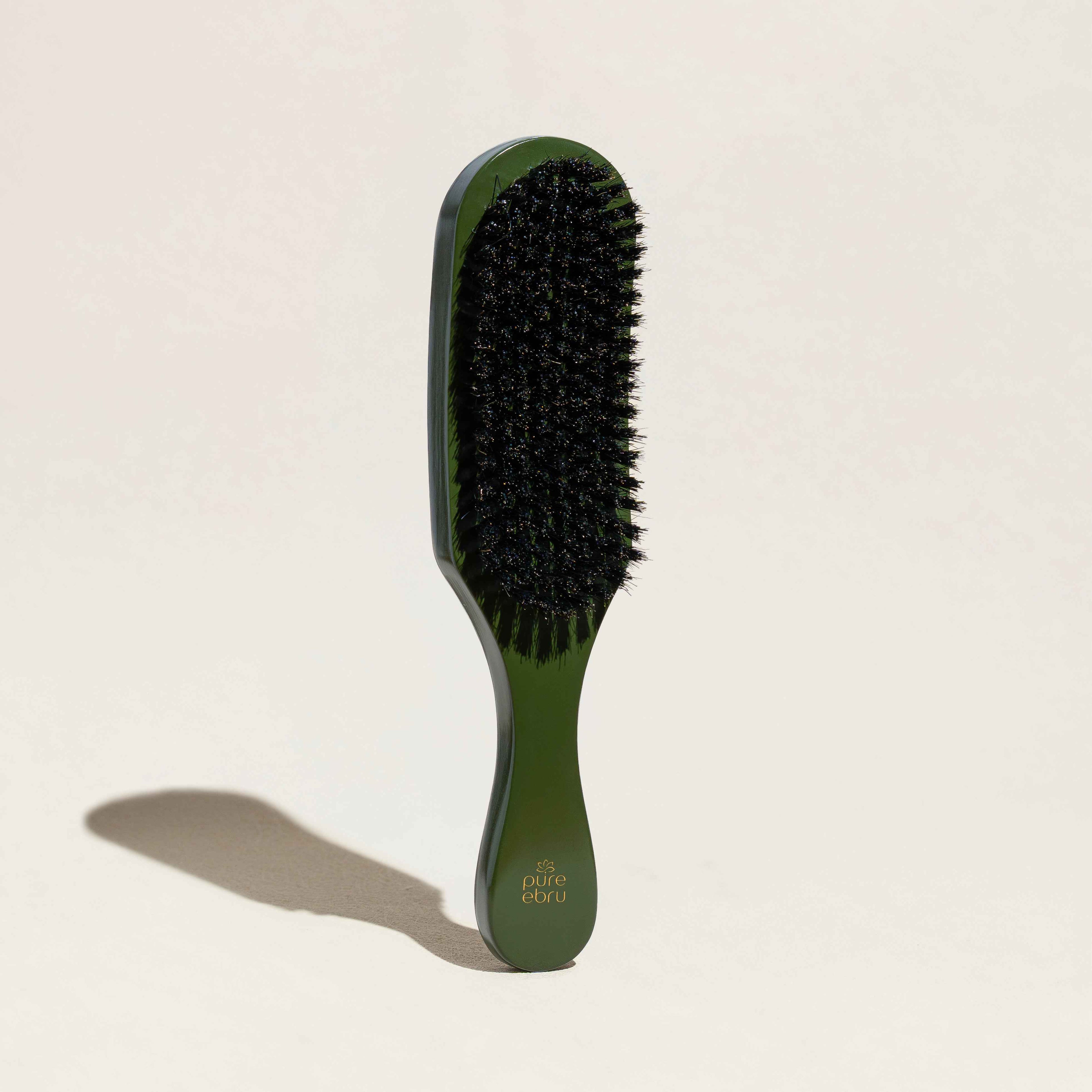 Styling Brush in Grün für glatte Frisuren