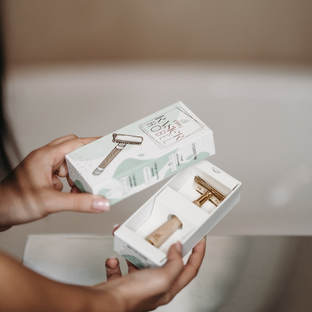 Rasierhobel Blondie + Rasierständer + 5 Klingen